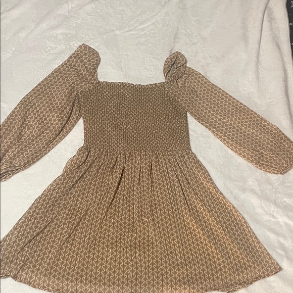 Elegant Brown Smocked Dress - Picture 1 of 8